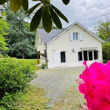 L'Oree Des Roses, Hebergement De Vacances Avec Jardin Et Piscine Gan ภายนอก รูปภาพ